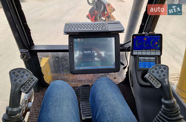 Гусеничный экскаватор Komatsu PC 210 2015 в 
