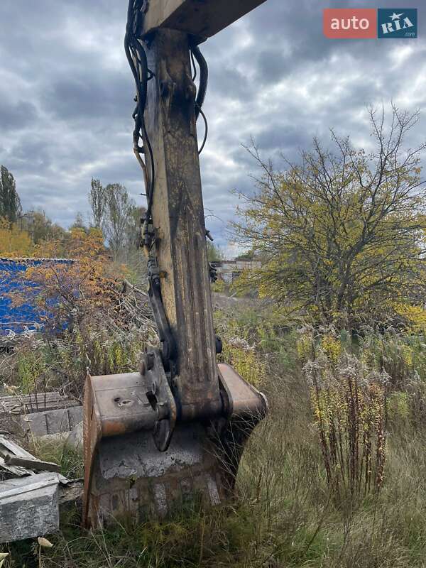 Гусеничный экскаватор Komatsu PC 210 2007 в Макарове