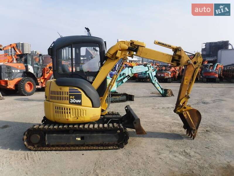 Гусеничный экскаватор Komatsu PC 30UU-5 2015 в 