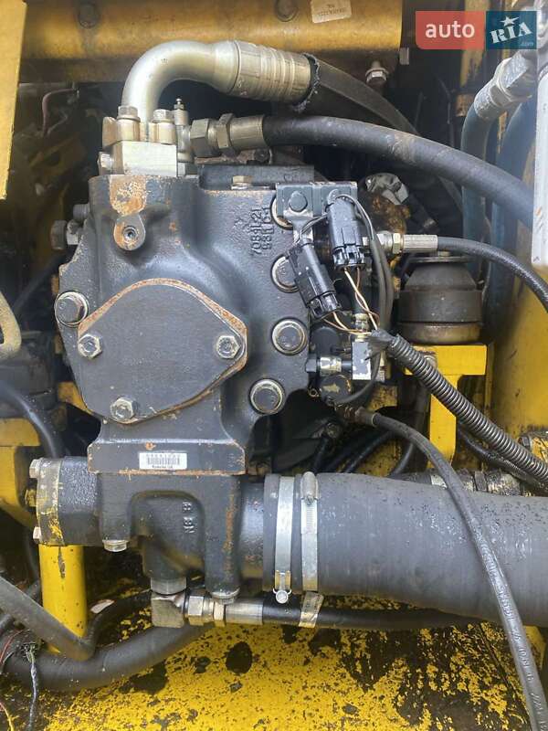 Колесный экскаватор Komatsu PW 2005 в Львове