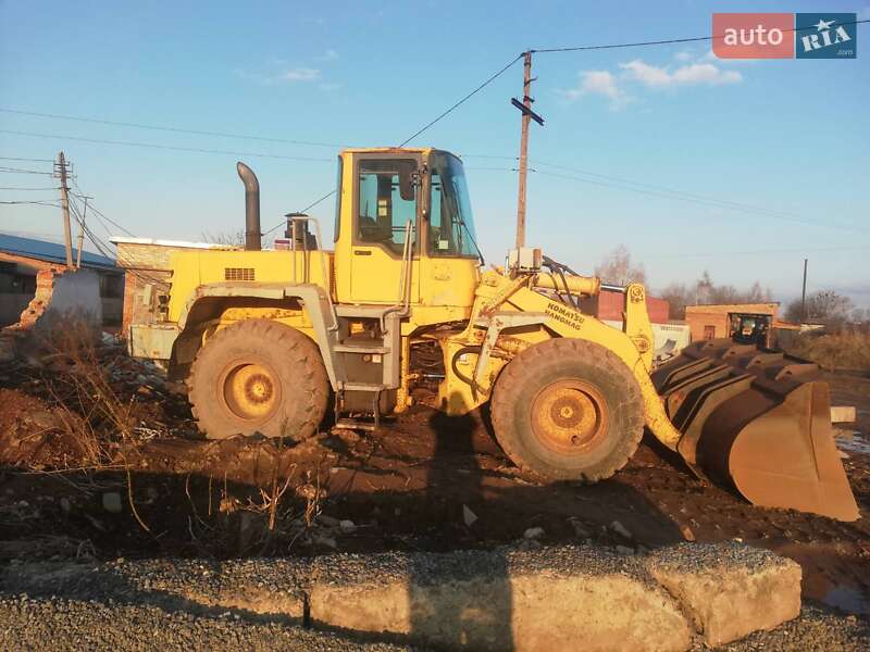 Фронтальні навантажувачі Komatsu WA320-5 1997 в Нововолинську