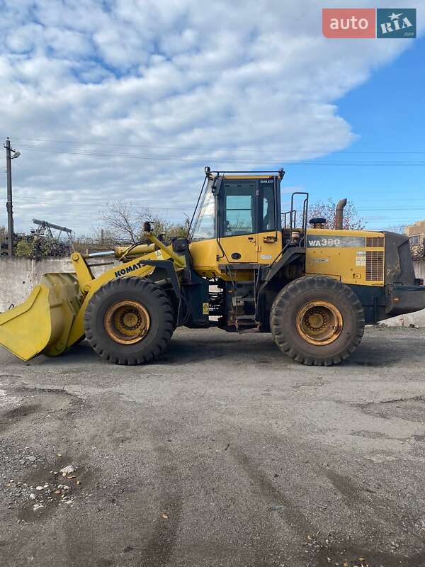 Komatsu WA 2008