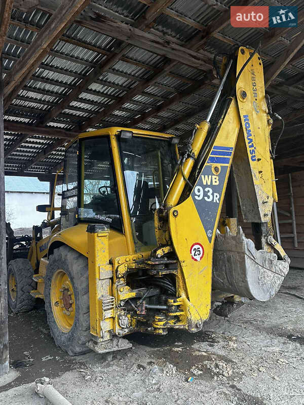 Экскаватор погрузчик Komatsu WB 2002 в Иршаве