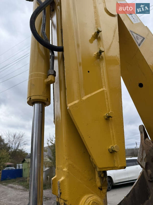 Экскаватор погрузчик Komatsu WB 2004 в Киеве фото 9 Экскаватор погрузчик Komatsu WB 2004 в Киеве