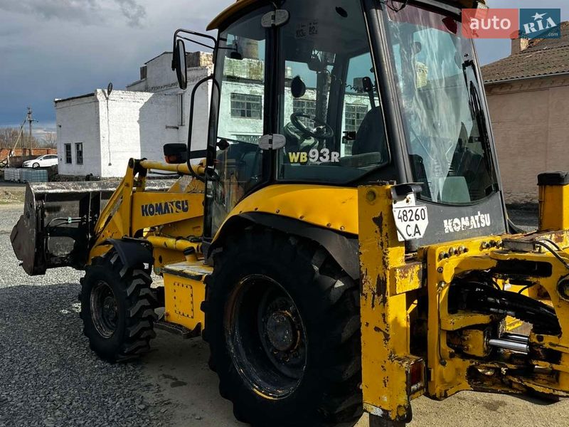 Екскаватор навантажувач Komatsu WB 2007 в Єрках