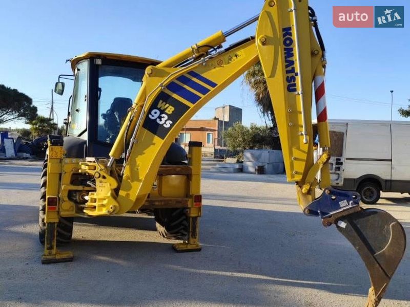 Гудронатор Komatsu WB 2022 в Черновцах фото 2 Гудронатор Komatsu WB 2022 в Черновцах