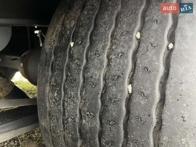 Тентованный борт (штора) - полуприцеп Krone Mega 2012 в Бучаче