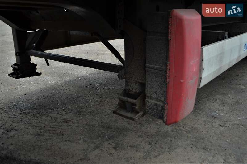 Тентований борт (штора) - напівпричіп Krone SD 27 2010 в Львові