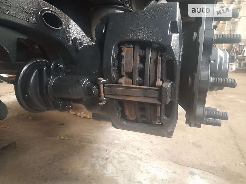 Тентованный борт (штора) - полуприцеп Krone SD 2013 в Львове