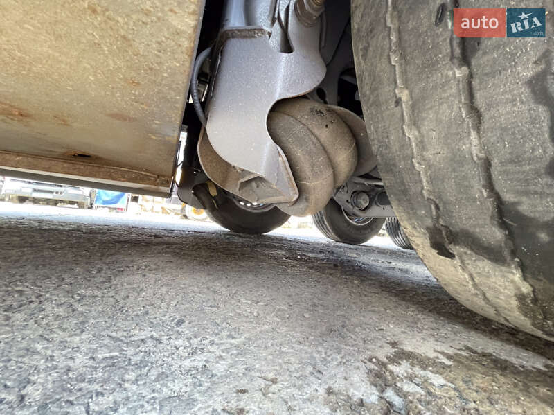 Тентований борт (штора) - напівпричіп Krone SD 2011 в Львові