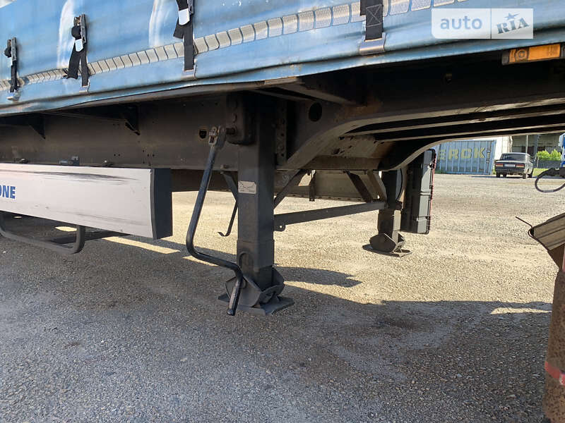 Тентованный борт (штора) - полуприцеп Krone SD 2012 в Березане