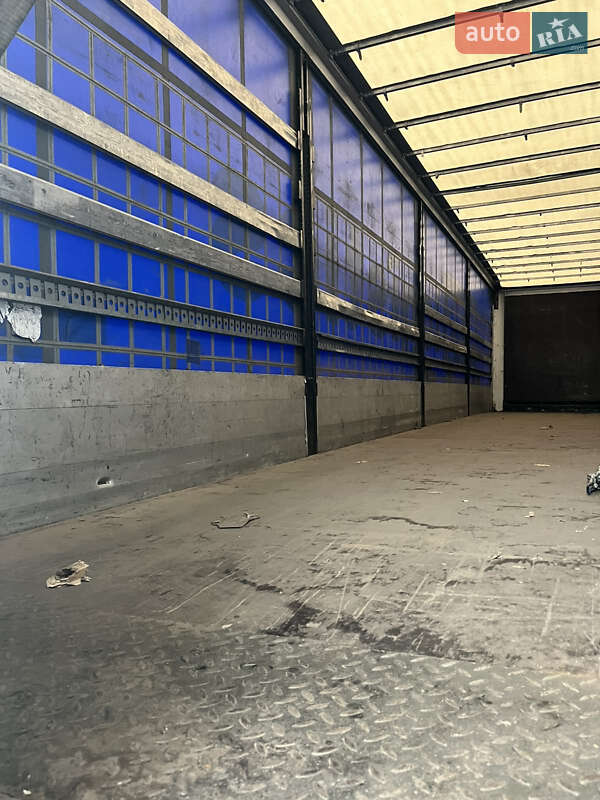 Тентований борт (штора) - напівпричіп Krone SD 2016 в Кременчуці