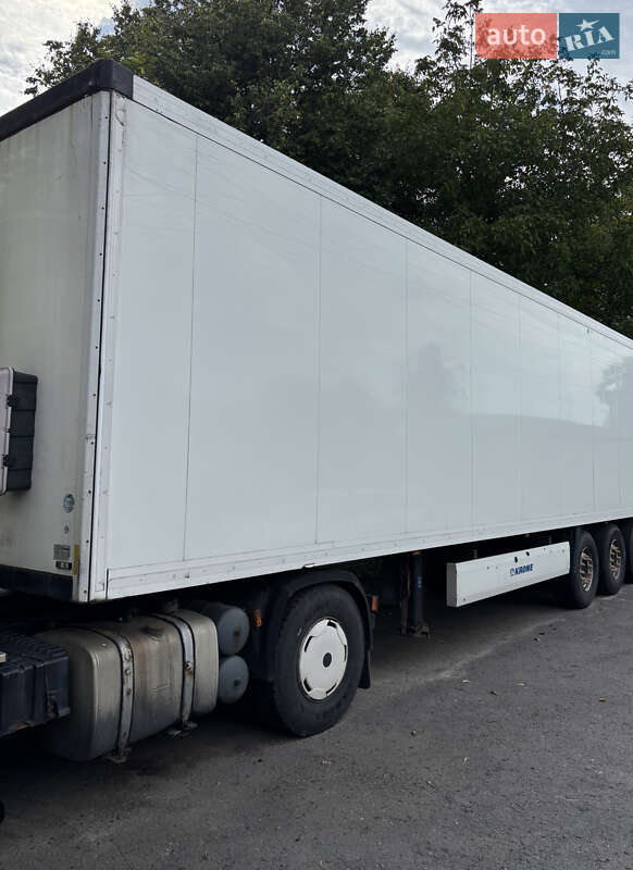 Изотермическая будка Krone SD 2011 в Ровно