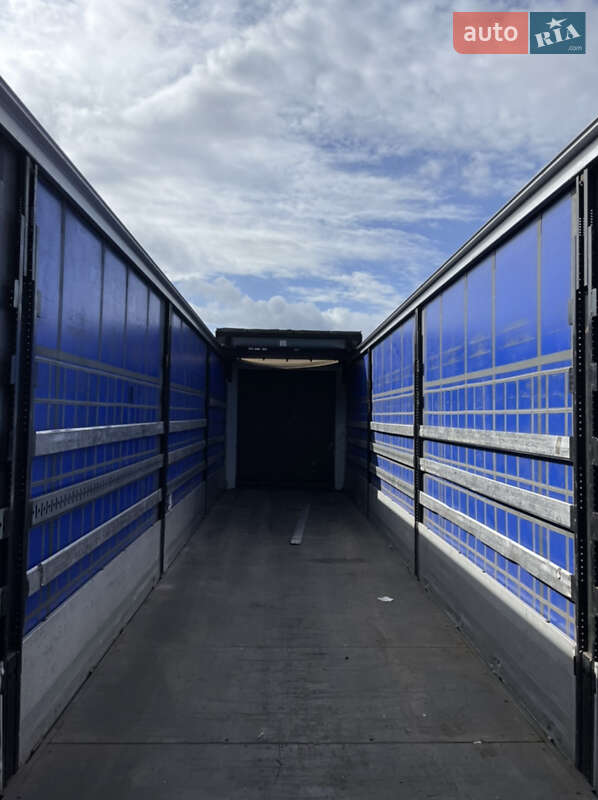 Тентований борт (штора) - напівпричіп Krone SD 2016 в Кременчуці