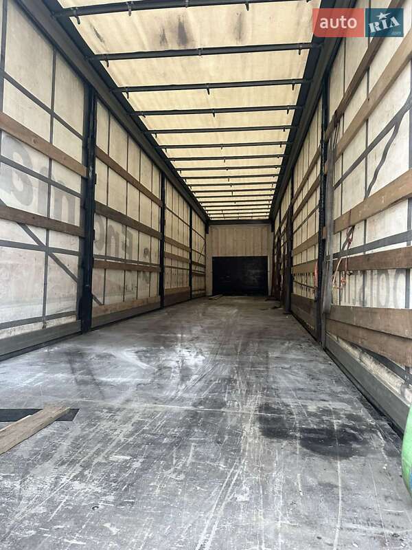 Тентований борт (штора) - напівпричіп Krone SD 2015 в Мукачевому