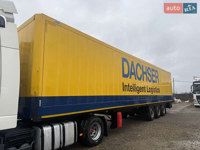 Ізотермічна будка Krone SD 2012 в Тячеві