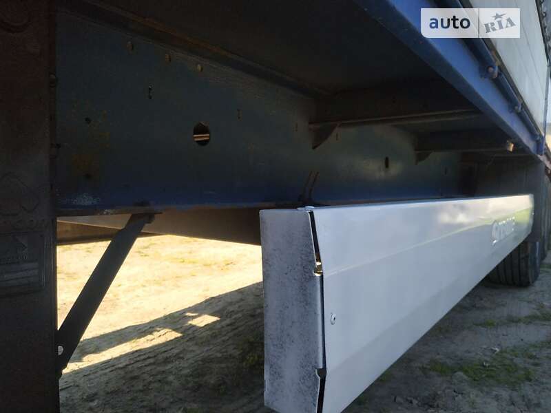 Бортовий напівпричіп Krone SDP 27 2007 в Рава-Руській