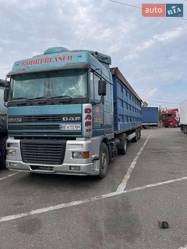 Зерновоз - напівпричіп Krone SDP 27 2005 в Миколаєві