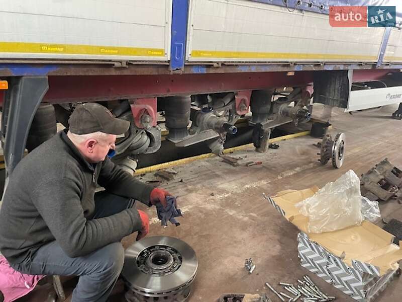 Тентованный борт (штора) - полуприцеп Krone SDP 27 2013 в Дрогобыче