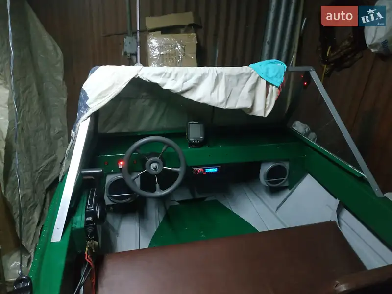 Лодка Крым 1 1980 в 
