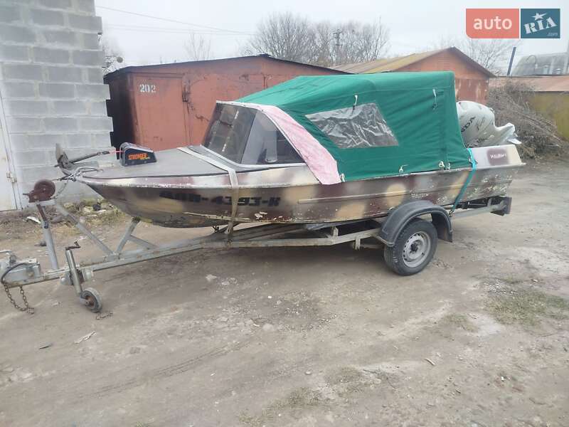 Човен Крим 1 1979 в Переяславі фото Човен Крим 1 1979 в Переяславі