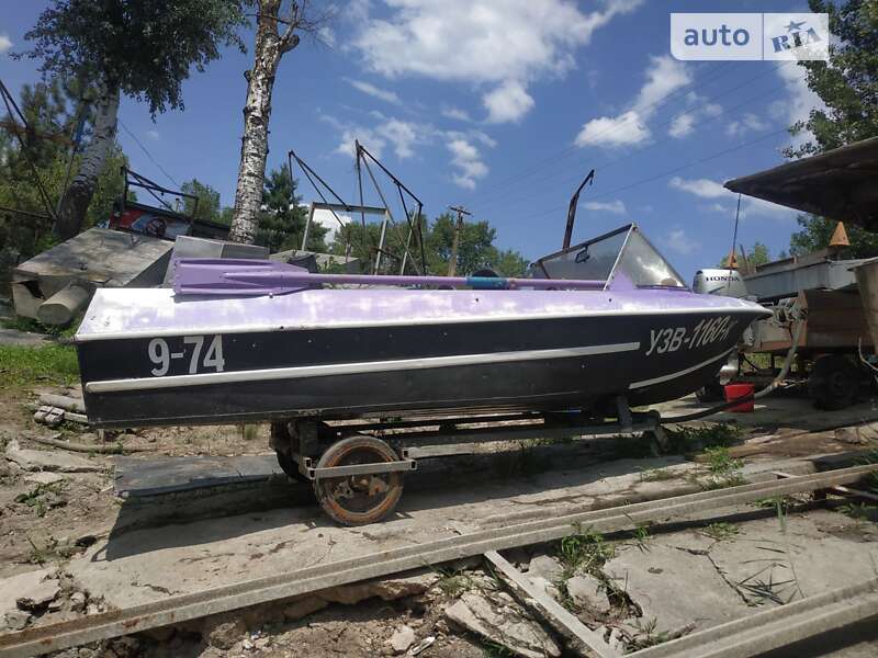 Човен Крим 2м 1980 в Запоріжжі