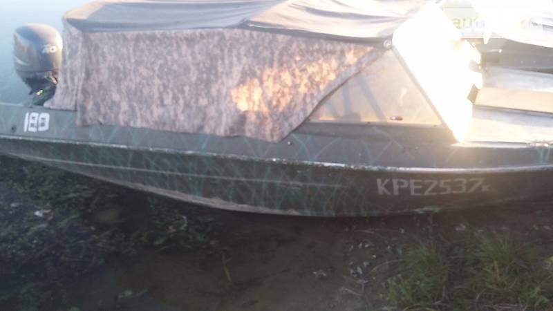 Лодка Крым Крым 2006 в Горишних Плавнях фото Лодка Крым Крым 2006 в Горишних Плавнях