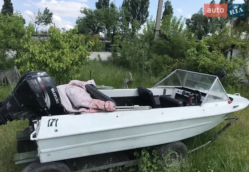 Лодка Крым Крым 1990 в 