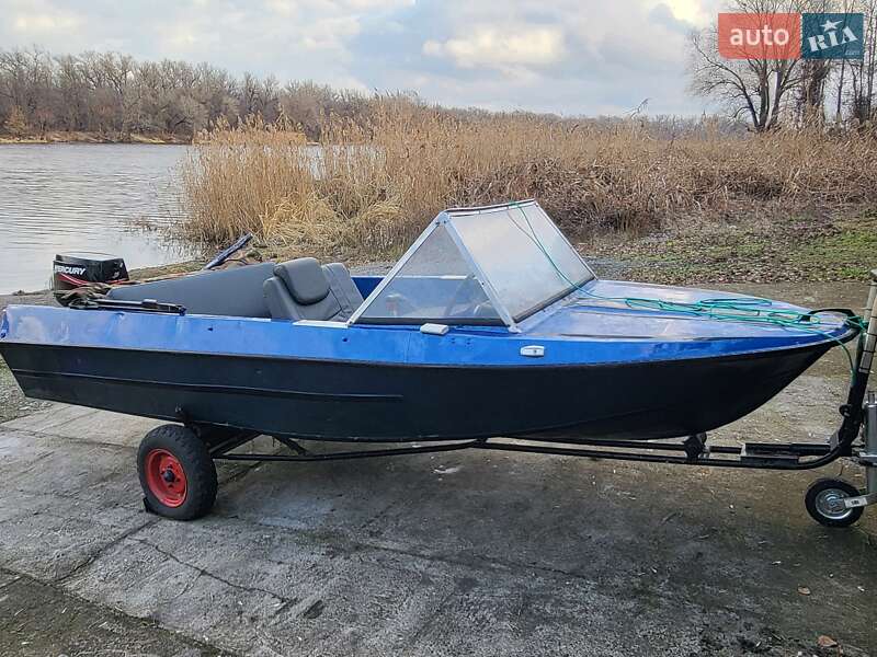 Лодка Крым Крым 1999 в Каменском