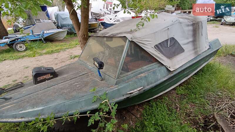Лодка Крым Крым 1972 в Запорожье