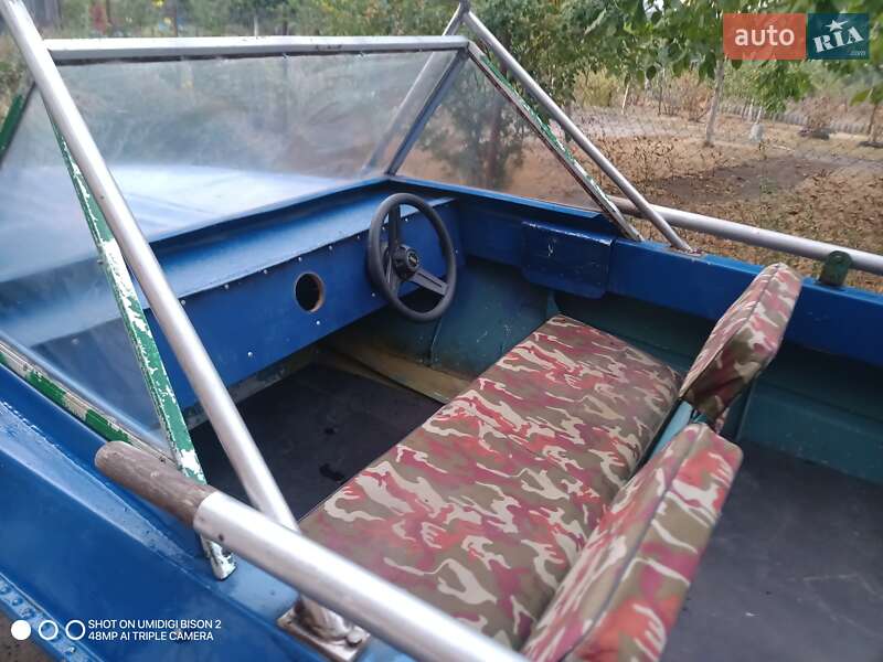 Лодка Крым Крым 2012 в Черкассах