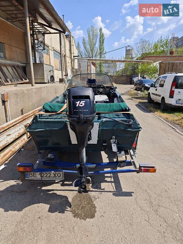 Лодка Крым Крым 2015 в Николаеве