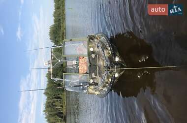 Лодка Крым М 1986 в Киеве