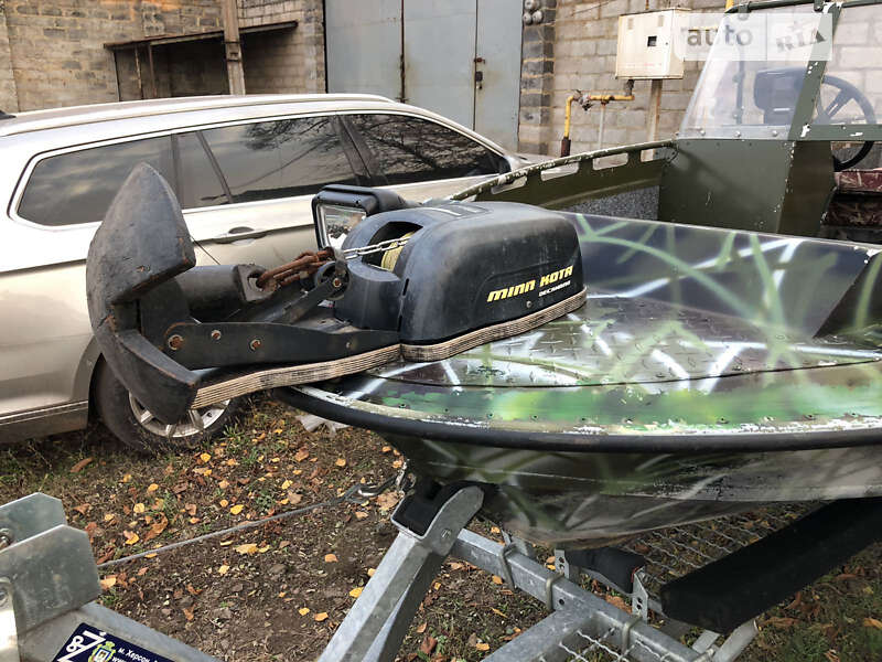 Лодка Крым М 1991 в Кривом Роге