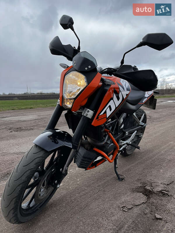 Мотоцикл Спорт-туризм KTM 200 Duke 2012 в Корнині