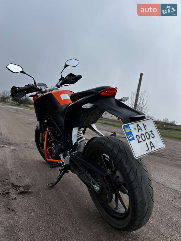 Мотоцикл Спорт-туризм KTM 200 Duke 2012 в Корнині