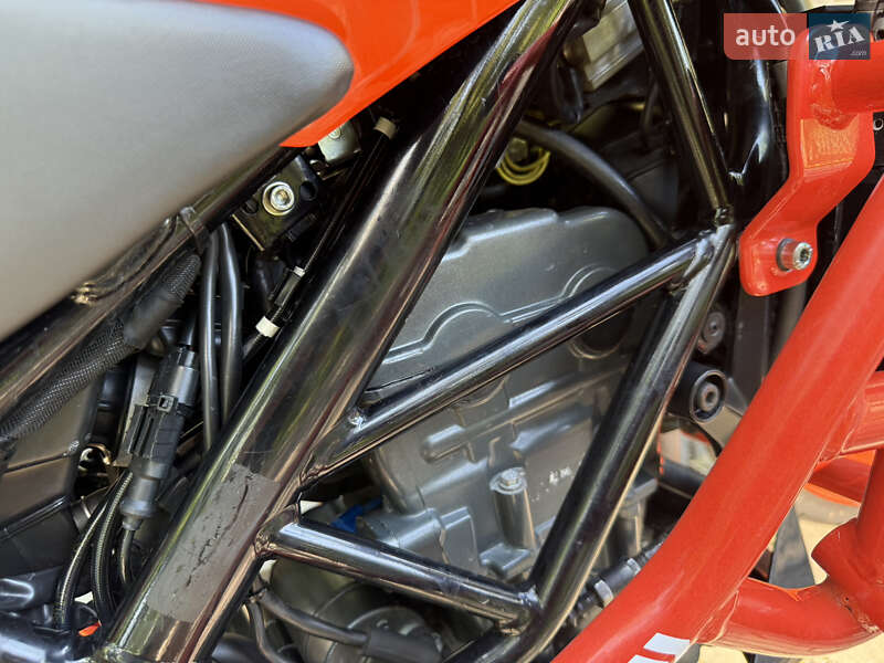 Мотоцикл Без обтекателей (Naked bike) KTM 200 2020 в Кельменцах фото 14 Мотоцикл Без обтекателей (Naked bike) KTM 200 2020 в Кельменцах