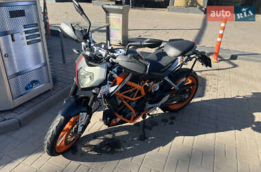 Мотоцикл Без обтекателей (Naked bike) KTM 250 Duke 2015 в 