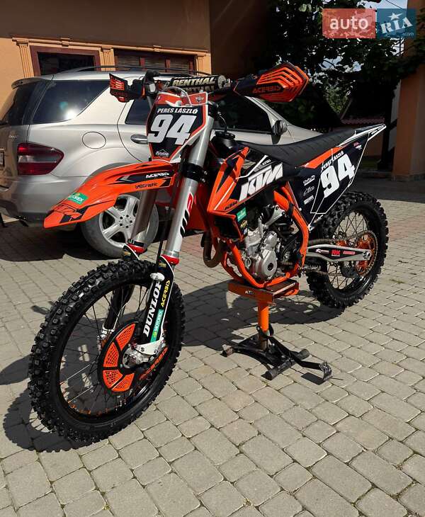 Мотоцикл Кросс KTM 250 SX-F 2022 в 