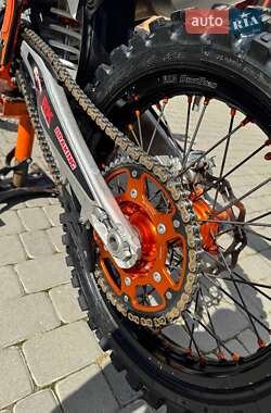 Мотоцикл Кросс KTM 250 SX-F 2022 в 
