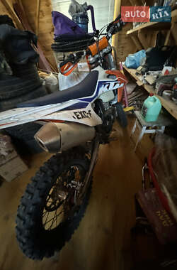 Мотоцикл Внедорожный (Enduro) KTM 350 EXC-F 2022 в 