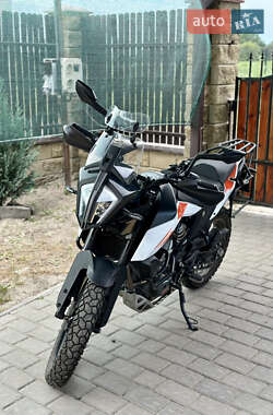 Мотоцикл Багатоцільовий (All-round) KTM 390 Adventure 2021 в 