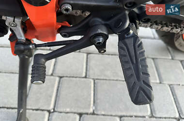 Мотоцикл Без обтекателей (Naked bike) KTM 390 Duke 2024 в 