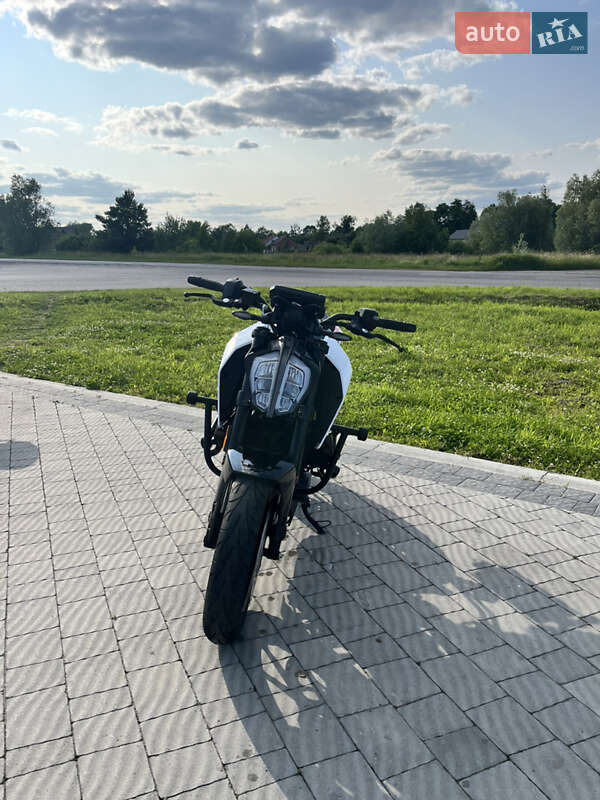 KTM 390 Duke 2021