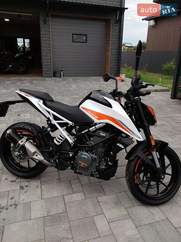 KTM 390 Duke 2022