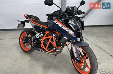 Мотоцикл Без обтекателей (Naked bike) KTM 390 Duke 2024 в 