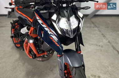 Мотоцикл Без обтекателей (Naked bike) KTM 390 Duke 2024 в 