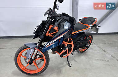 Мотоцикл Без обтекателей (Naked bike) KTM 390 Duke 2024 в 