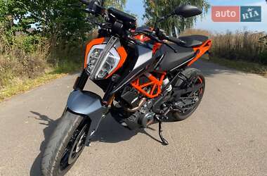 Мотоцикл Без обтекателей (Naked bike) KTM 390 Duke 2023 в 