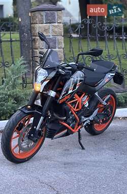 Мотоцикл Супермото (Motard) KTM 390 Duke 2015 в 